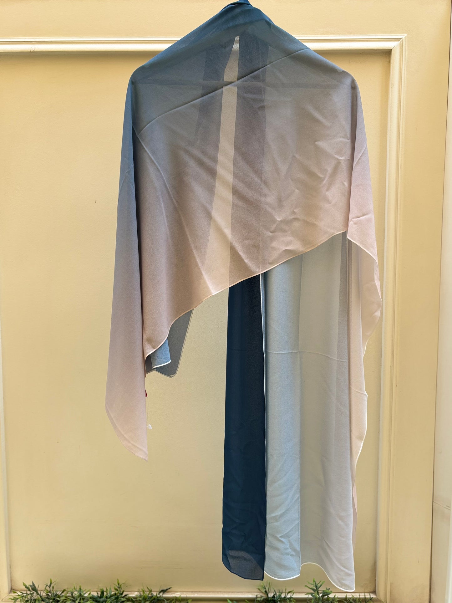 Blue beige Ombre