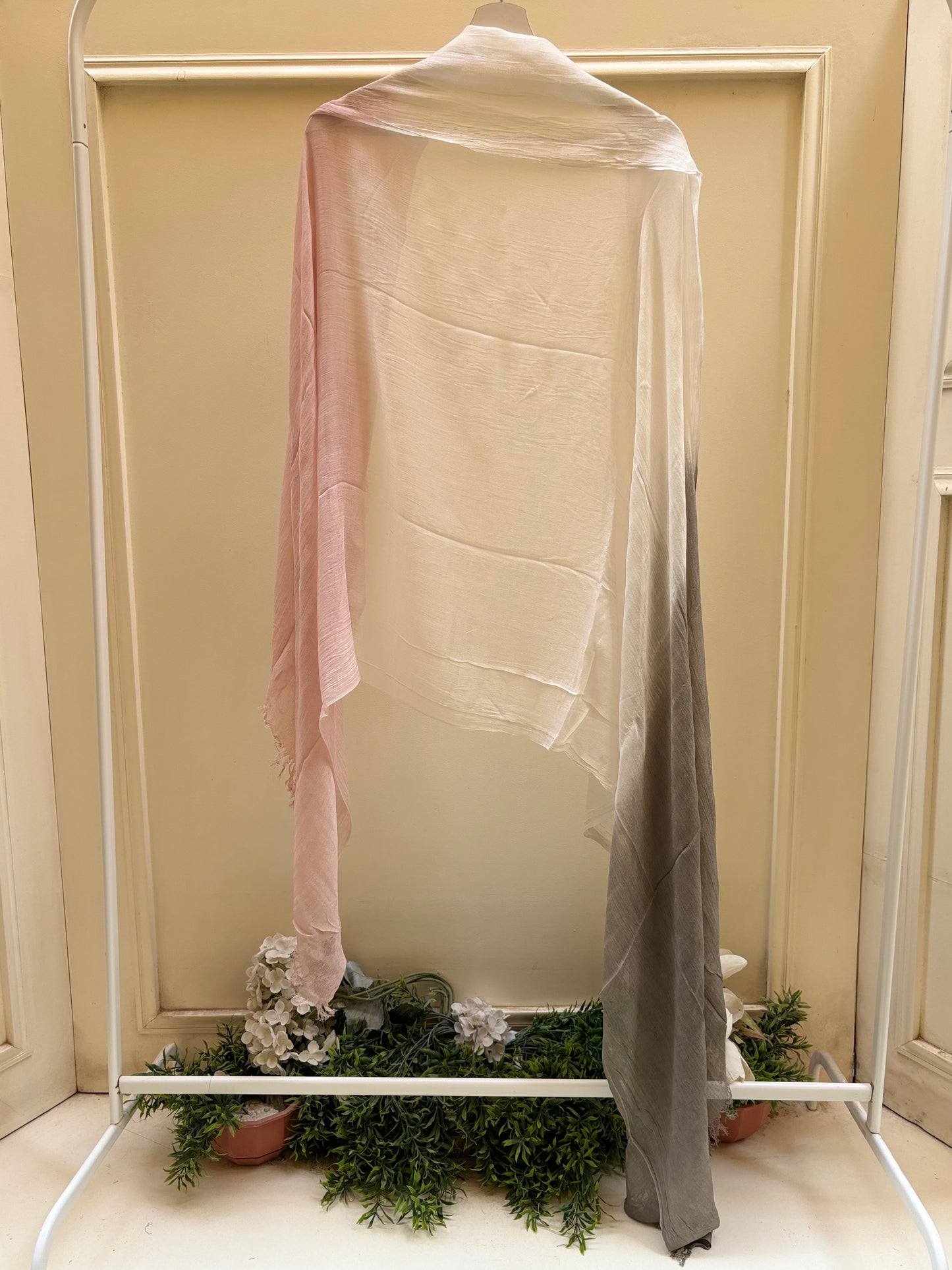 Rose white dark grey ombre linen