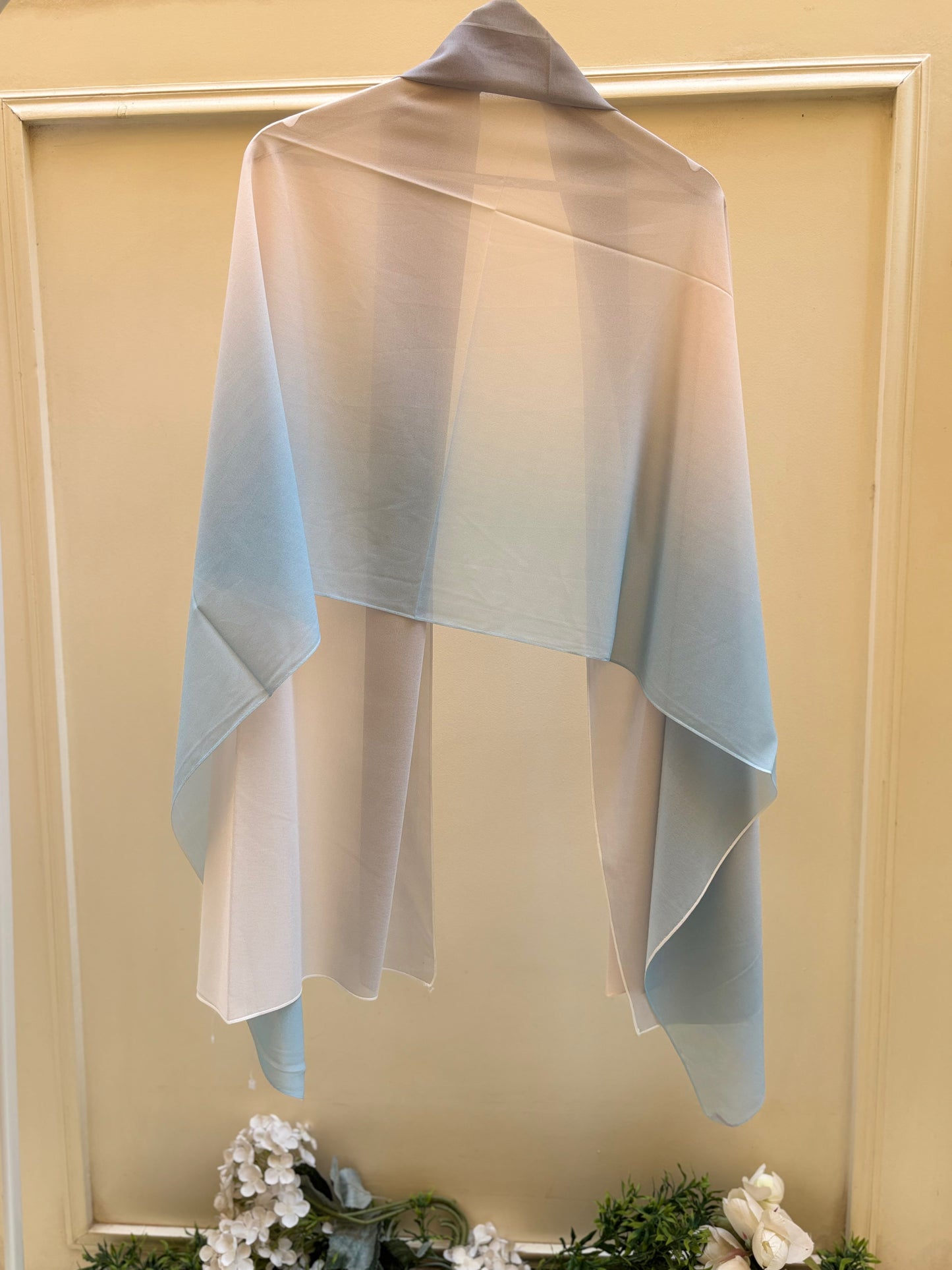 Beige baby blue ombre