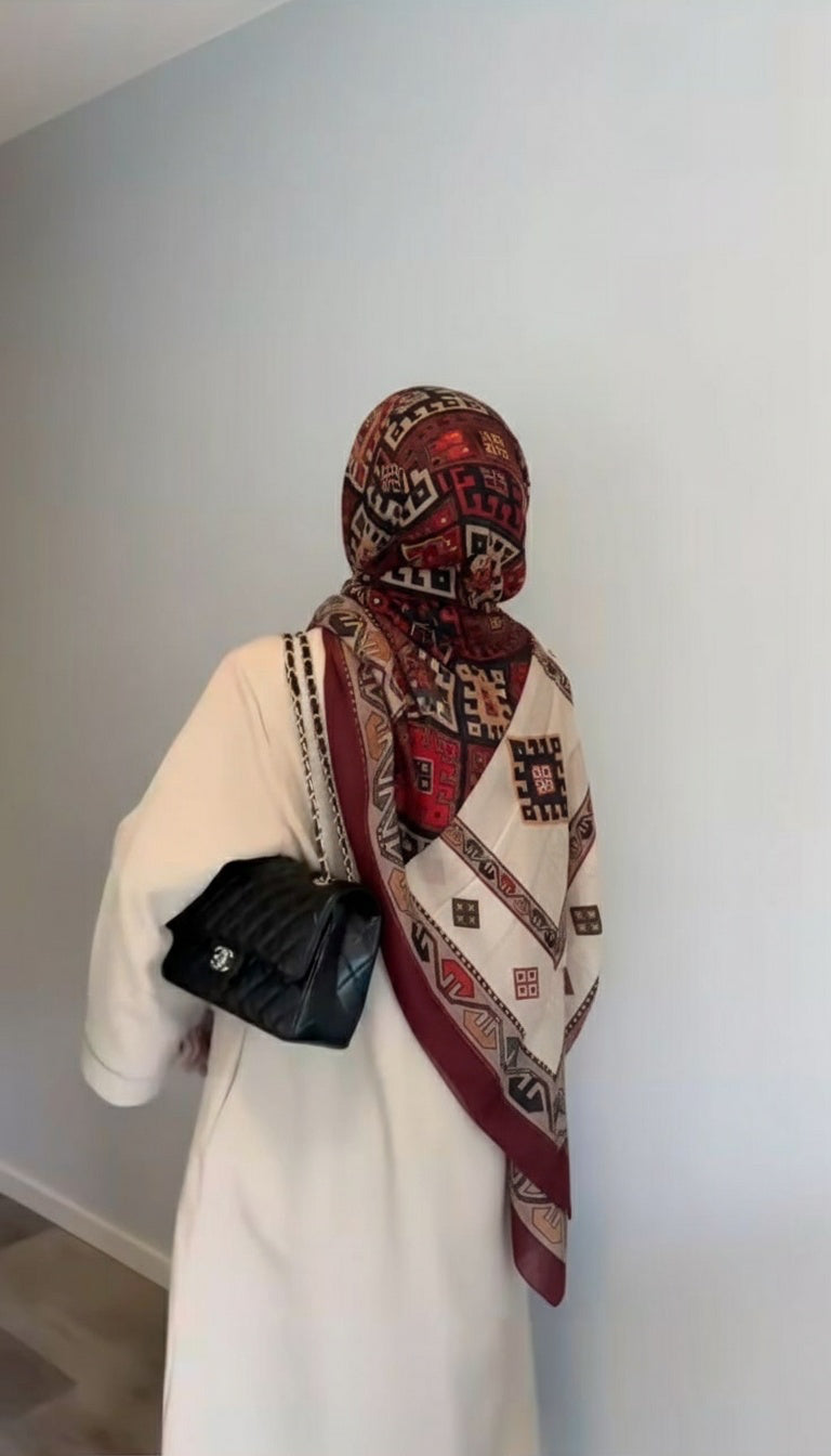 New maroon arabisc