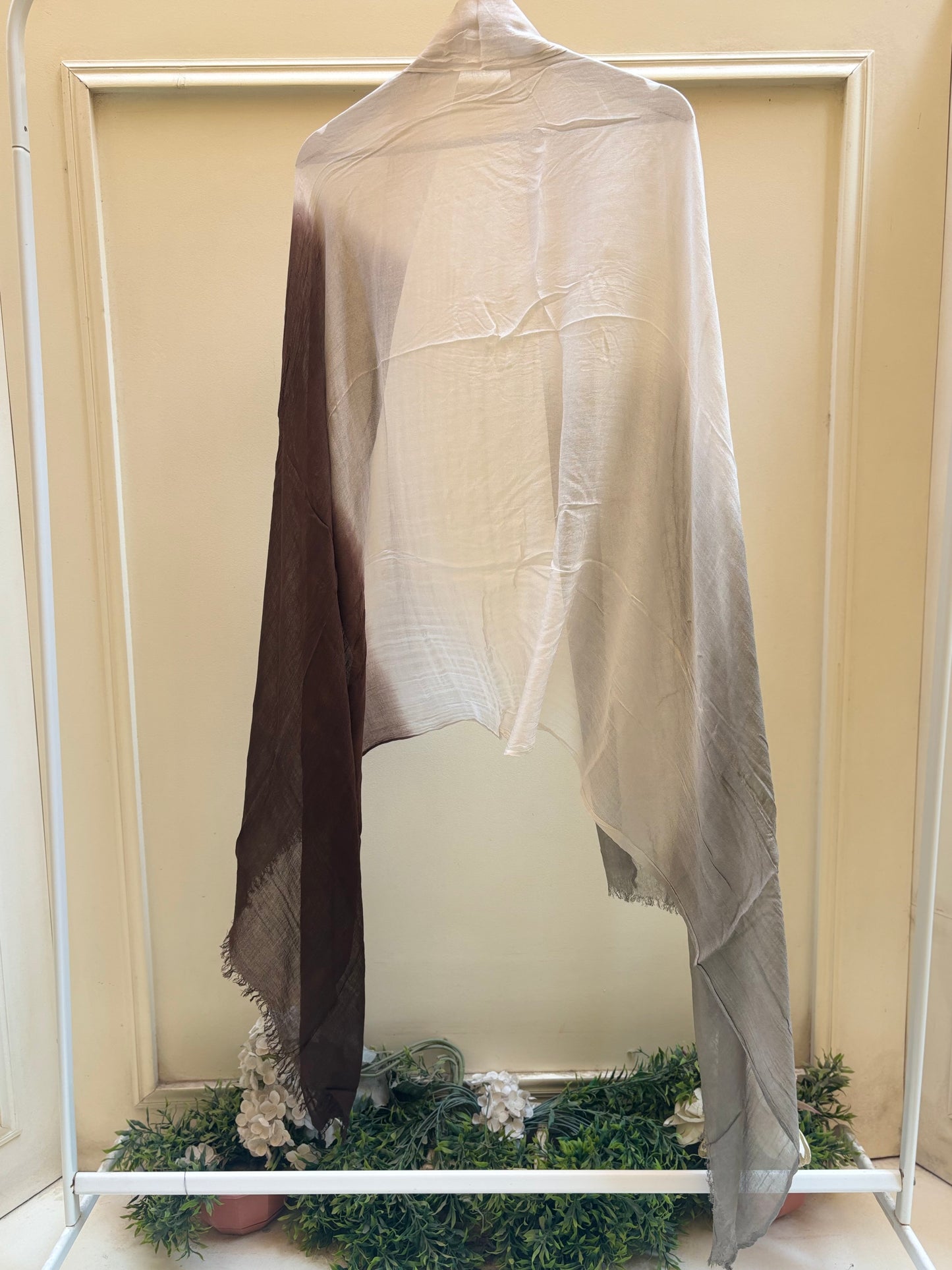 Brugundy white grey ombre linen