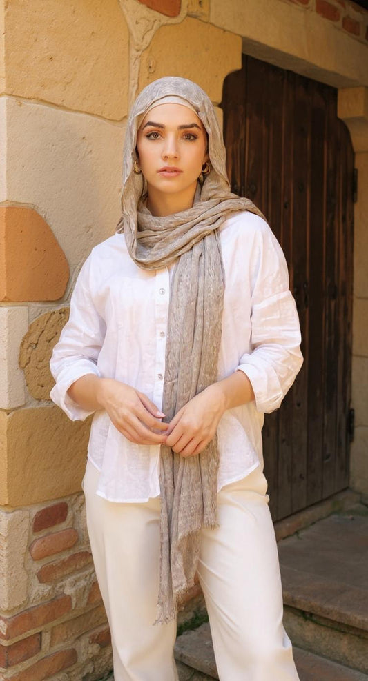 Crinkled woody linen scarf